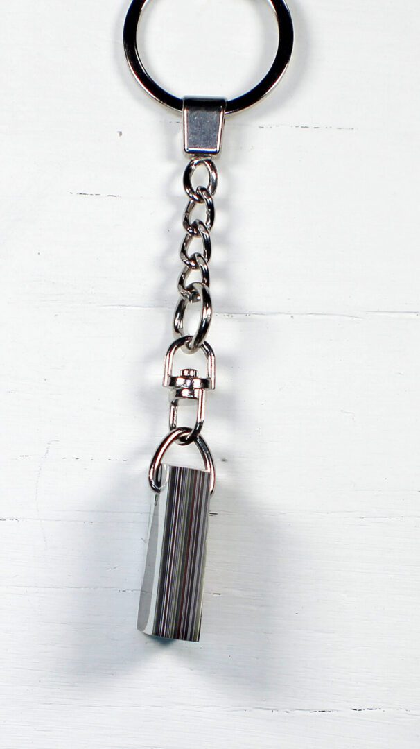 Fordite Keychain - 28.73mm x 21.01mm x 8.18mm (3286) - Image 4