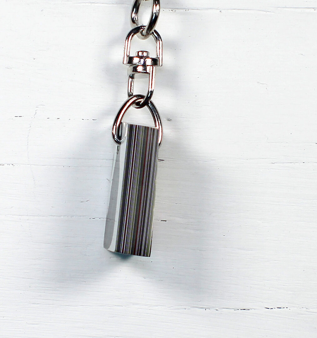 Fordite Keychain - 28.73mm x 21.01mm x 8.18mm (3286) - Image 3