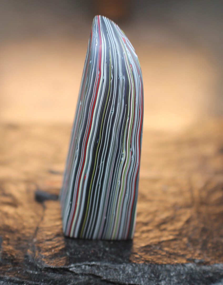 Finished Piece of Fordite - 41.51mm x 14.35mm x 8.8mm (F-042) - Image 4
